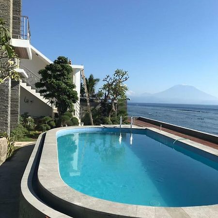 Green Beach Inn Batununggul Luaran gambar