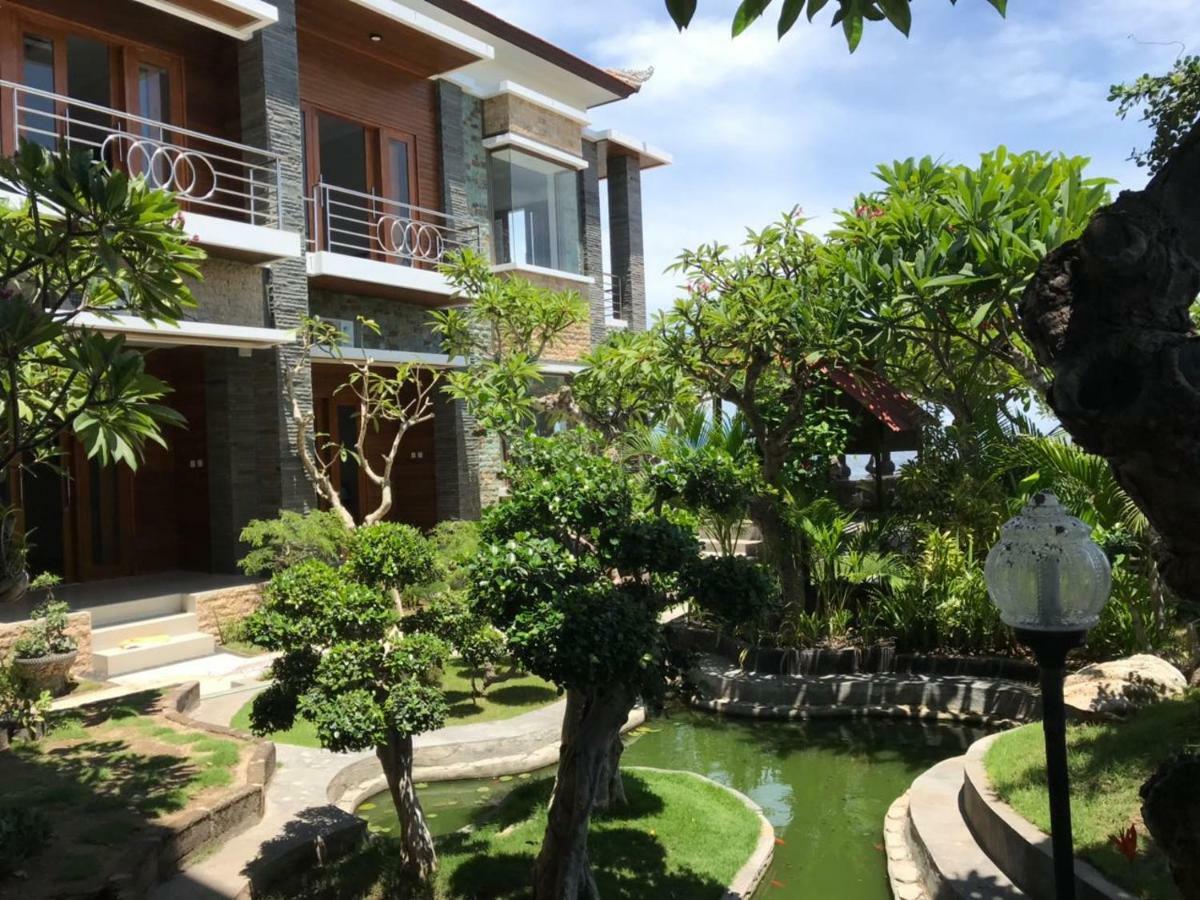 Green Beach Inn Batununggul Luaran gambar