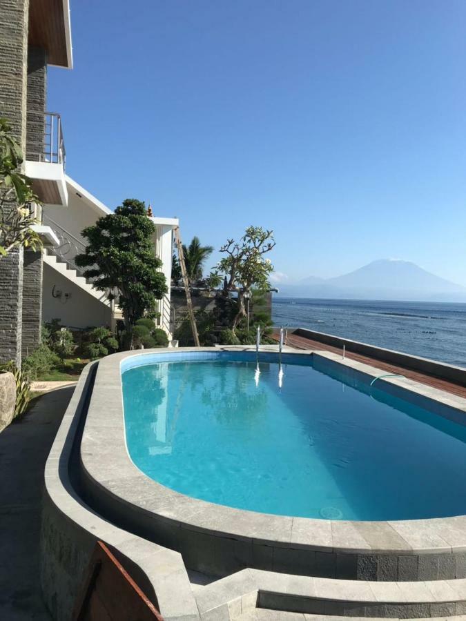 Green Beach Inn Batununggul Luaran gambar