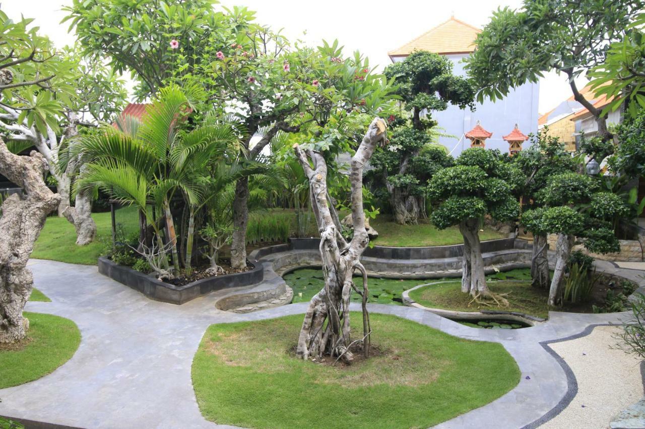 Green Beach Inn Batununggul Luaran gambar