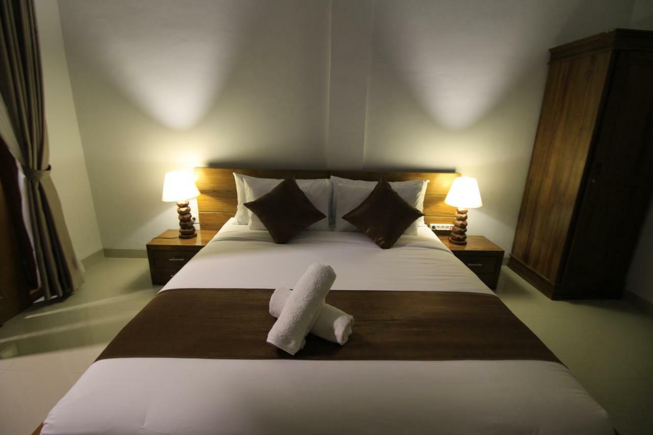 Green Beach Inn Batununggul Luaran gambar