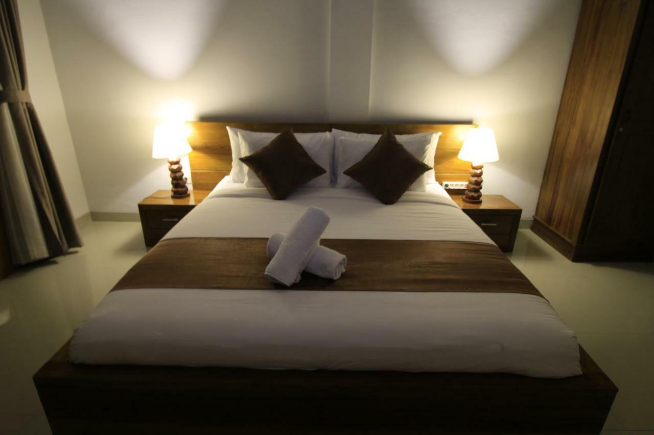 Green Beach Inn Batununggul Luaran gambar