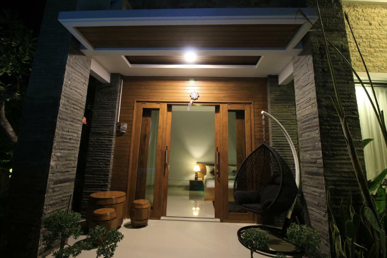 Green Beach Inn Batununggul Luaran gambar
